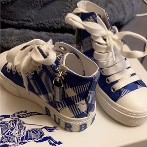 Size 10c kids Burberry sneakers